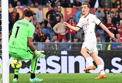 Milan và Roma tạo cái kết điên rồ trong 4 phút bù giờ