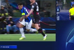 Cận cảnh tình huống Inter bị VAR tước bỏ quả phạt đền trước Milan