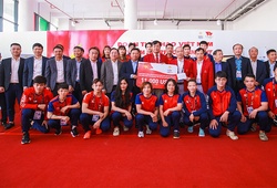 Đại sứ Nguyễn Huy Tăng thăm Đoàn Thể thao Việt Nam tại SEA Games 32