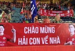 Khán giả CAHN hào hứng chào đón Quang Hải "trở về nhà" 