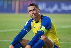 Cristiano Ronaldo lần đầu tiên vắng mặt trong Top 10 tiền đạo xuất sắc nhất năm