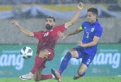 Trọng tài “biếu” penalty, Thái Lan vẫn đau đớn dâng chức vô địch King’s Cup cho Iraq