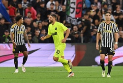 Hậu vệ Juventus đá phản lưới nhà lố bịch nhất lịch sử