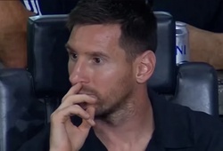 Hình ảnh Messi thẫn thờ trên khán đài chứng kiến Inter Miami thất bại
