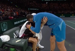 Novak Djokovic "đốn tim" người hâm mộ với cử chỉ đẹp dành cho Dimitrov
