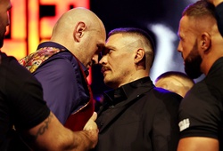 Chính thức: Chốt ngày trận thống nhất đai hạng nặng kinh điển, Tyson Fury húc đầu vào mặt Oleksandr Usyk