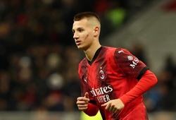 Camarda của AC Milan đi vào lịch sử: Cầu thủ trẻ nhất ra mắt Serie A