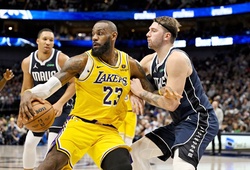 Trở lại mặt đất sau ngôi vô địch In-Season Tournament, Lakers nhận trái đắng từ Dallas Mavericks