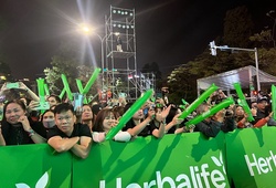 Người dân Hà Nội đắm chìm trong bữa tiệc âm thanh và ánh sáng của Herbalife Countdown Party 2024
