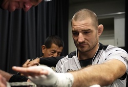 Quá khứ bị bạo hành: Ngòi nổ của Sean Strickland trước Dricus Du Plessis ở UFC 297