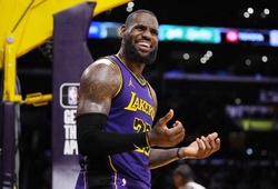 Los Angeles Lakers lại “hiện nguyên hình", thua ngược Brooklyn Nets trong sự tức giận của CĐV
