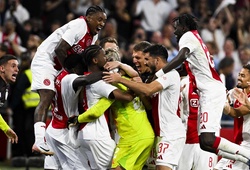 Ajax đi tiếp ở Europa League sau... 34 cú sút luân lưu 11m nghẹt thở