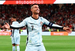 Cristiano Ronaldo ghi bàn thắng thứ 900: Huyền thoại vẫn chưa dừng lại