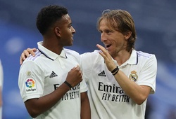  Chọn Rodrygo hay Modric?