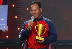 Lực sĩ cử tạ giành HCĐ Paralympic Lê Văn Công lập kỳ tích ở Cúp Chiến thắng