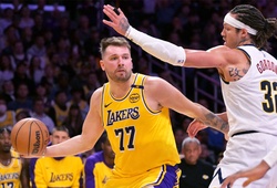 Luka Doncic chỉ cần 1 hiệp để ghi 21 PTS, Los Angeles Lakers thắng dễ Denver Nuggets trên sân nhà