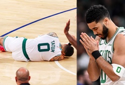 Jayson Tatum đổ gục dù không va chạm với ai, đương kim vô địch NBA Boston Celtics gặp khó tại Playoffs