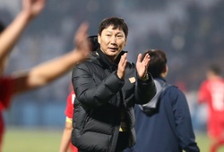 Ấn tượng HLV Kim Sang Sik: 5 tháng đoạt 2 cúp, khiến Man United nhận cay đắng