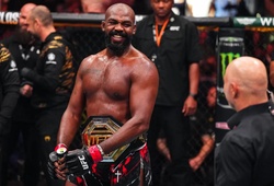 Jon Jones chế giễu bản đề xuất tước đai vô địch UFC từ khán giả 