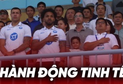 Hành động tinh tế của Xuân Son với con trai