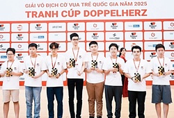 Đầu Khương Duy cùng Bành Gia Huy và nhiều kỳ thủ trẻ được vinh danh