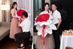 Ngôn tình của HLV Văn Sỹ Sơn khi cầu hôn bạn gái