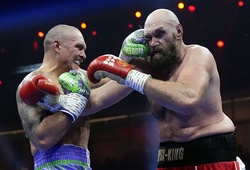 Oleksandr Usyk nhận được kèo từ Tyson Fury trước ngày đấu Dubois