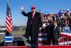 TT Donald Trump định tổ chức UFC ở Nhà Trắng nhân dịp Quốc khánh Mỹ