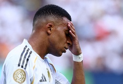 Cuộc hội ngộ khó khăn của Mbappe với PSG qua hình ảnh