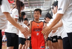 Hàng trăm VĐV nhí “cháy hết mình” với Trương Twins tại VBA Star X Camp 2025