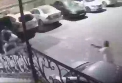Nhà vô địch MMA thế giới thoát chết thần kỳ sau khi lãnh 5 phát súng