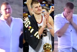 Video: Nikola Jokic rơi nước mắt ăn mừng giải đua ngựa, CĐV lập tức so sánh với cúp vô địch NBA