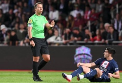 Một trọng tài Champions League cũng từng qua đời khi đang tập luyện