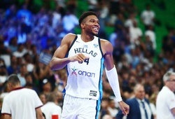 Vào sân 15 phút ghi 25 điểm, Giannis Antetokounmpo oanh tạc tuyển Latvia tiền EuroBasket 2025