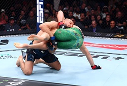 Huyền thoại UFC đề nghị... con trai tập vật cho Du Plessis sau trận thua Chimaev