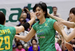 Thanh Thuý được trả về vị trí sở trường, toả sáng trong ngày ra mắt CLB Gunma Green Wings