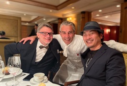 Lần xuất hiện hiếm hoi của HLV Philippe Troussier sau khi chia tay tuyển Việt Nam