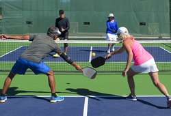Luật đánh đôi trong pickleball mới nhất 2025