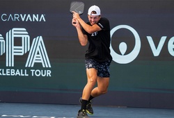 Bí quyết backhand hai tay của cao thủ pickleball Connor Garnett