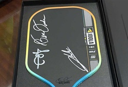 Vợt Pickleball độc nhất với chữ ký các ngôi sao thế giới được gây quỹ ủng hộ đồng bào vùng lũ 