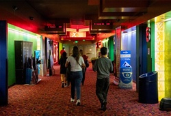 Rạp chiếu phim  “lột xác” với sân pickleball trong kế hoạch đầu tư 2,2 tỷ USD