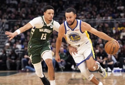HLV Steve Kerr thừa nhận vấn đề nghiêm trọng của Warriors sau màn sẩy chân trước MIlwaukee Bucks