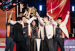 Những dư âm sau chức vô địch nghẹt thở của Team Flash tại ĐTDV Mùa Đông 2025