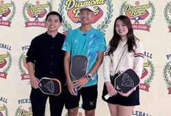 Quang Dương đấu giá huy chương vàng PPA Tour để ủng hộ đồng bào vùng lũ miền Trung