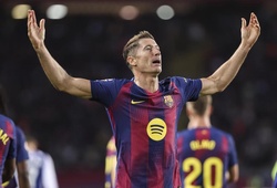  Barcelona rút ngắn khoảng cách với Real Madrid