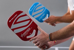 So sánh hai kiểu cấu tạo vợt pickleball: Phương pháp “sandwich” và ép nhiệt