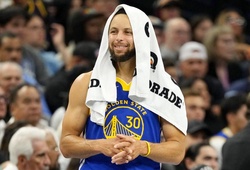 Stephen Curry tiết lộ "chiêu độc" của HLV Steve Kerr, san bằng kỷ lục của huyền thoại Michael Jordan