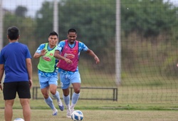 Đội tuyển Việt Nam tập luyện tại Lào: HLV Kim Sang Sik chuẩn bị điều gì đặc biệt?