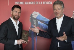 Cảm xúc của Messi khi nhận giải thưởng cầu thủ được yêu thích nhất lịch sử Barcelona