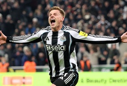 Cú đúp tuyệt vời khiến Man City bị giáng một đòn mạnh trong cuộc đua vô địch